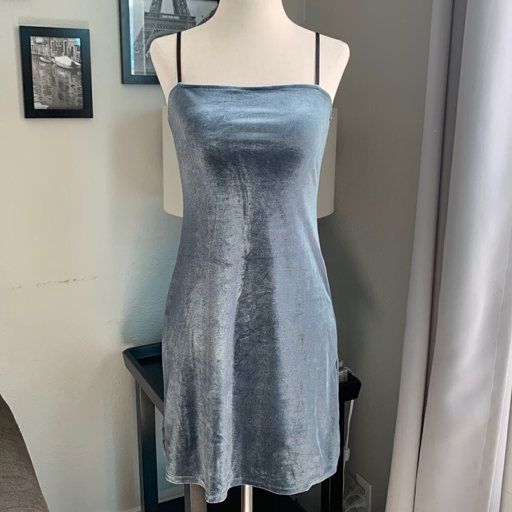 Forever 21 velvet mini dress fit and flair size medium